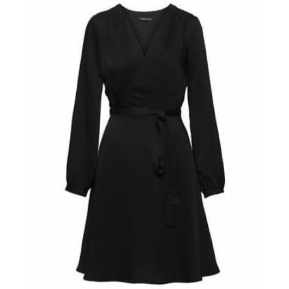 Banana Republic Dresses & Skirts - Banana Republic Wrap Effect Fit&Flare Black Dress